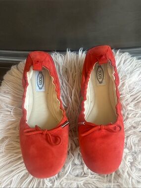 TOD'S Red Suede Bow Ballet Flats